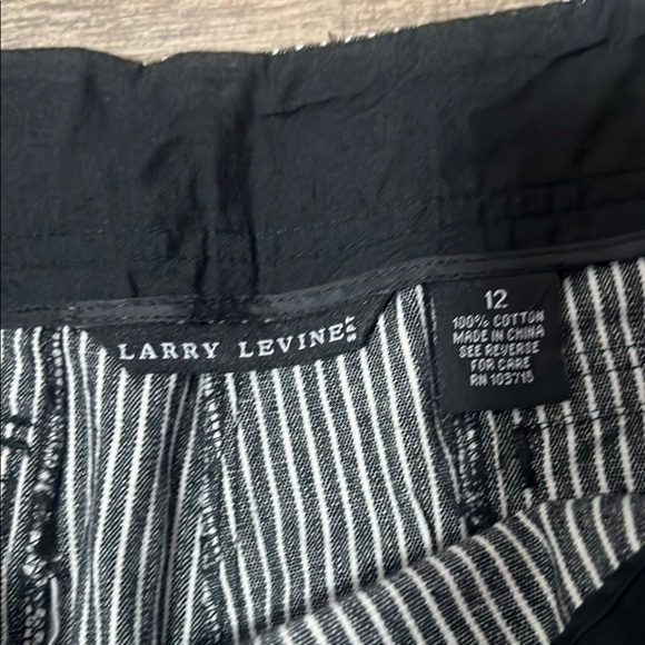 Larry Levine Striped Black and White Capri Pants 12 - Picture 2 of 6